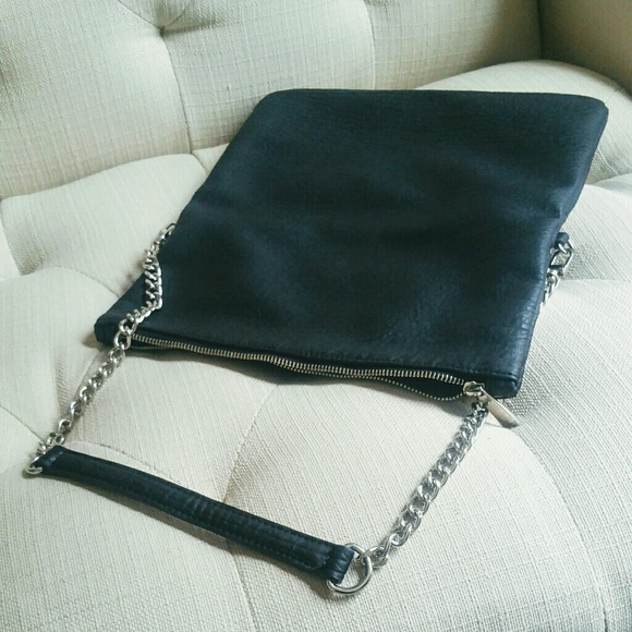 Express foldover magnetic satchel with silver chain - Picture 5 of 6